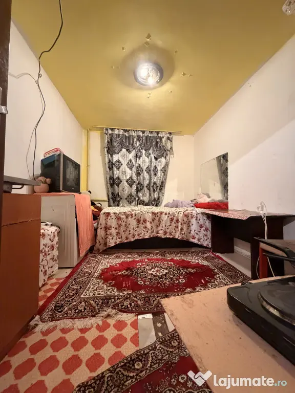 Garsoniera 10,5 mp, etaj 2 ideala pentru investitie - Take - Timisoara (Timis)