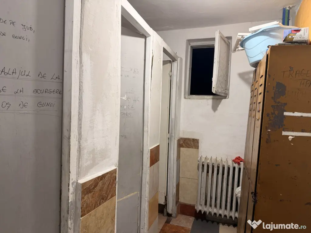 Garsoniera 10,5 mp, etaj 2 ideala pentru investitie - Take - Timisoara (Timis)