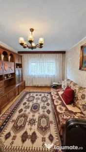 Apartament spatios, 3 camere, 55 mp utili, etaj 3 - zona Lip 