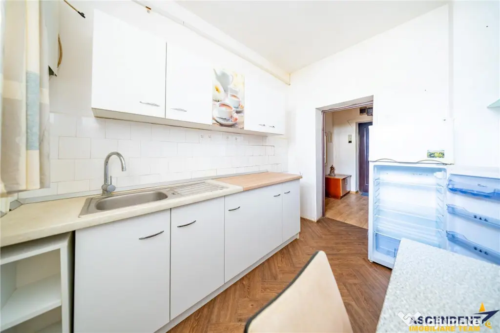 Garsoniera decomandata cu potential excelent | Simeria: Alee - Sfantu Gheorghe (Covasna)