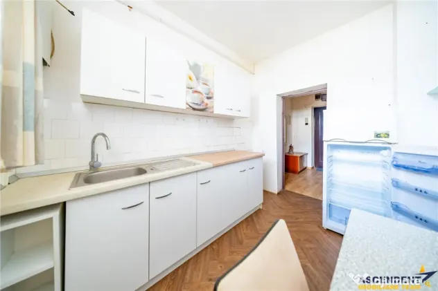 Garsoniera decomandata cu potential excelent | Simeria: Alee - Sfantu Gheorghe (Covasna)