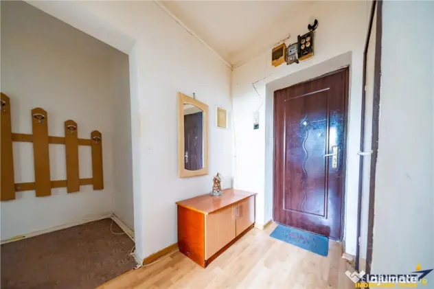 Garsoniera decomandata cu potential excelent | Simeria: Alee - Sfantu Gheorghe (Covasna)