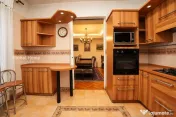 Apartament 7 Camere | 219 MP | Cameră Bonă cu Baie | Victo 