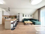 Apartament spatios, 3 camere, pod amenajat, zona centrala Du
