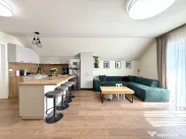 Apartament spatios, 3 camere, pod amenajat, zona centrala Du
