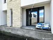 Duplex cu 4 camere separat prin spatiu tehnic- Mosnita Noua 