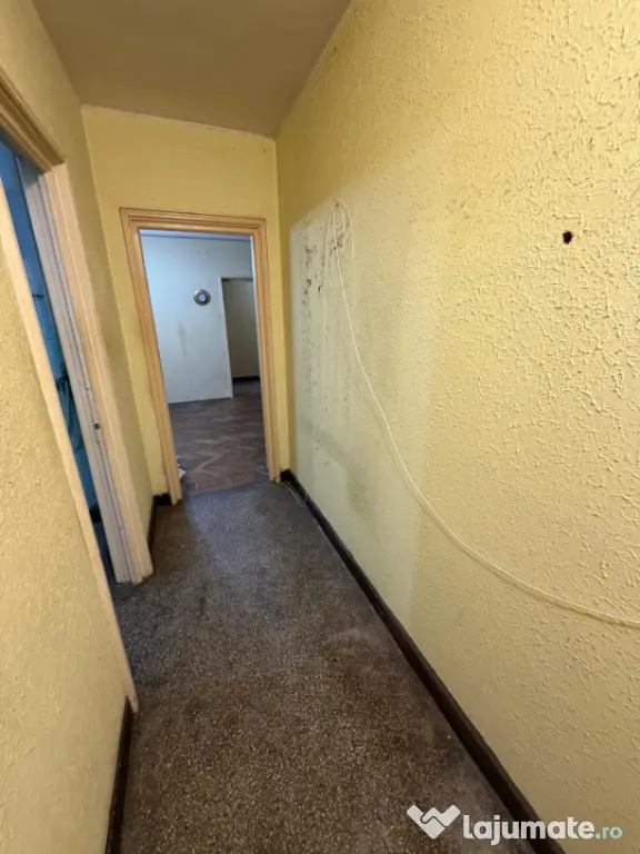 Apartament 3 Camere, 60 mp, Calea Bucuresti/Institut - Craiova (Dolj)