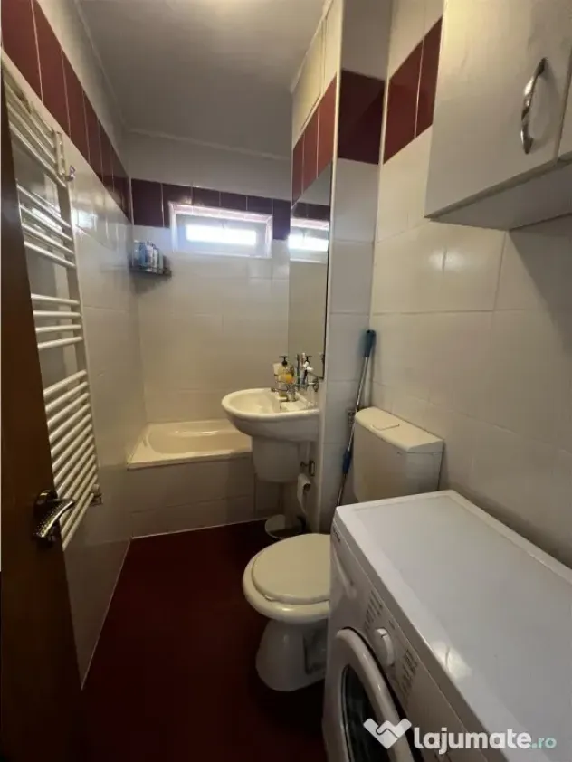 Apartament cu 3 camere la etajul 2 zona Mihai Viteazu din Si - Sibiu (Sibiu)