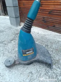 Mașină de tăiat iarba
