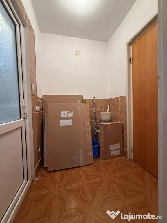 NEPTUN, 3 camere, etaj 3, semi-decomandat - Tulcea (Tulcea)