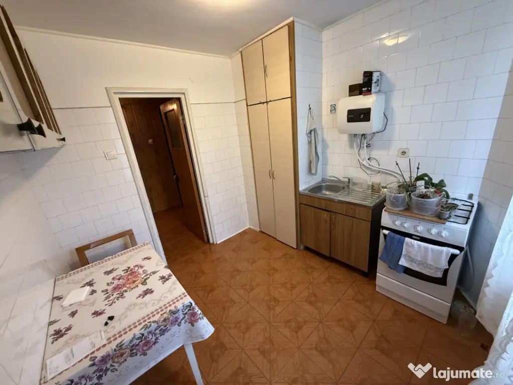 NEPTUN, 3 camere, etaj 3, semi-decomandat - Tulcea (Tulcea)