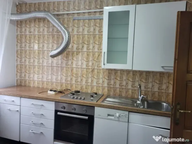 Inchiriere apartament 3 camere, Zona 1 Mai - Craiova (Dolj)