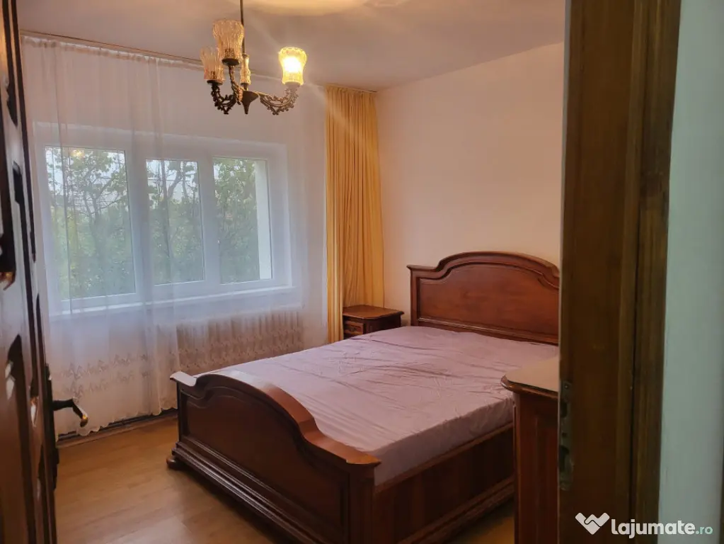 Inchiriere apartament 3 camere, Zona 1 Mai - Craiova (Dolj)