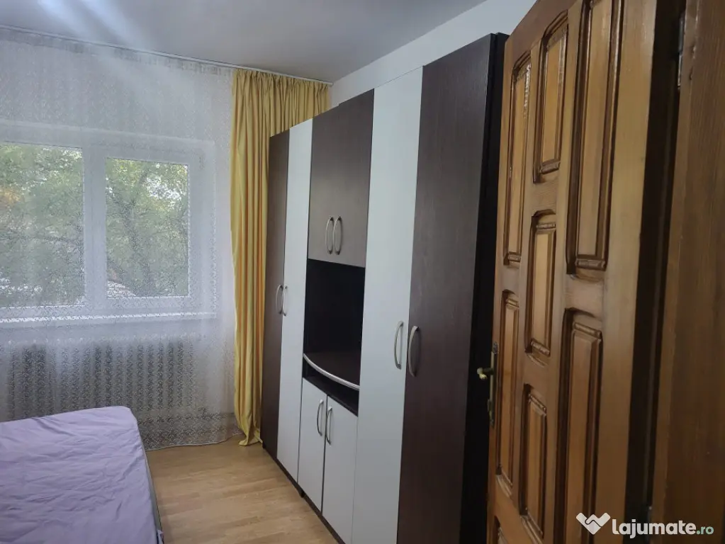 Inchiriere apartament 3 camere, Zona 1 Mai - Craiova (Dolj)
