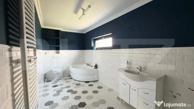 Casa Individuala 260 mp, garaj, teren 800mp, Burdujeni - Suceava (Suceava)
