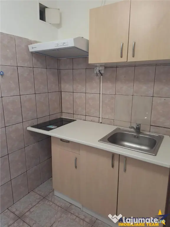 Pet friendly! Garsoniera cocheta de inchiriat, Tractorul, Br - Brasov (Brasov)