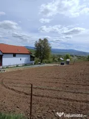 Teren 3 parcele la intrare in Jelna