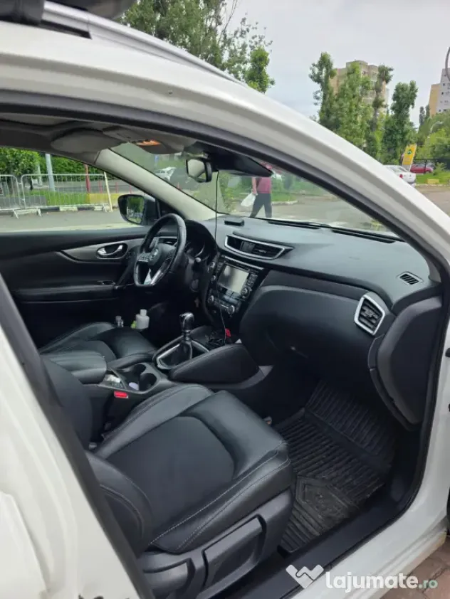 Autoturisme Nissan Qashqai Benzina - Autoturism