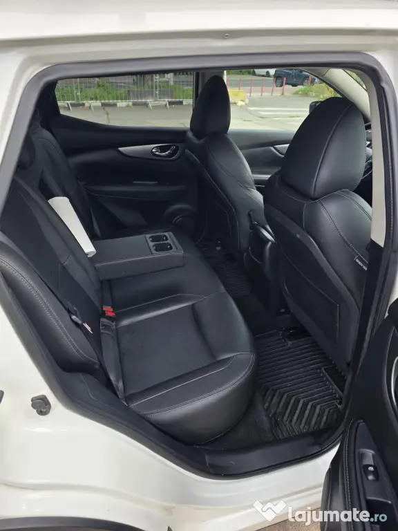 Autoturisme Nissan Qashqai Benzina - Autoturism