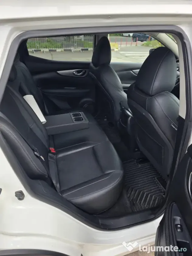 Autoturisme Nissan Qashqai Benzina - Autoturism