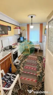 DE VÂNZARE – APARTAMENT CU 2 CAMERE, 2 BALCOANE, ZONĂ CENTRALĂ! 