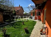 Casa individuala de vanzare 3 camere curte si gradina Beclea 