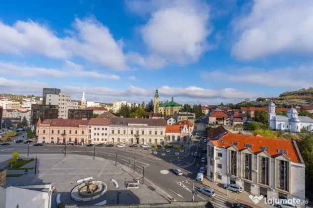ULTRACENTRAL - 3 camere, balcon, etaj 7/10, bloc izolat, 0% - Zalau (Salaj)