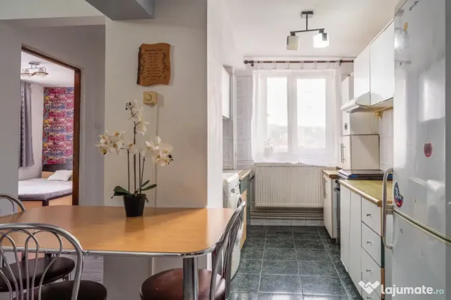 ULTRACENTRAL - 3 camere, balcon, etaj 7/10, bloc izolat, 0% - Zalau (Salaj)
