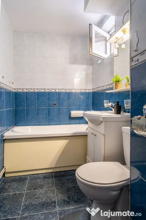 ULTRACENTRAL - 3 camere, balcon, etaj 7/10, bloc izolat, 0% - Zalau (Salaj)