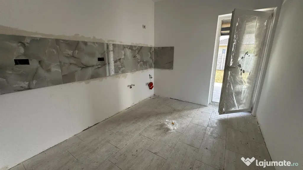 Duplex pe Parter | 2 bai | Teren generos | Toate utilitatile - Mosnita Veche (Timis)