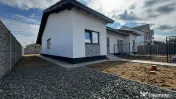 Duplex pe Parter | 2 bai | Teren generos | Toate utilitatile