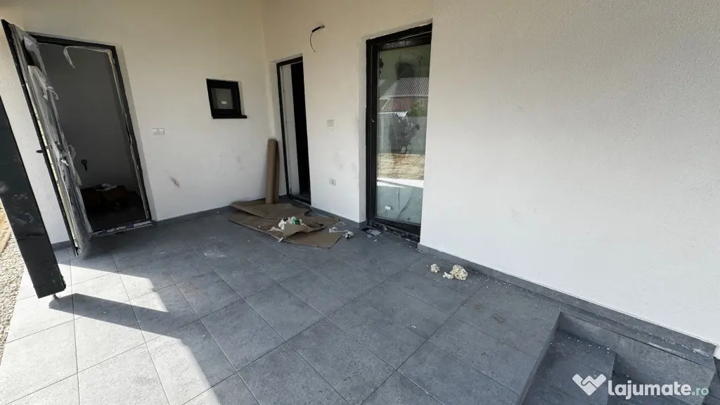 Duplex pe Parter | 2 bai | Teren generos | Toate utilitatile - Mosnita Veche (Timis)