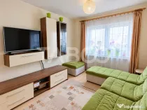 Apartament cu 4 camere renovat in Plopilor etaj intermediar