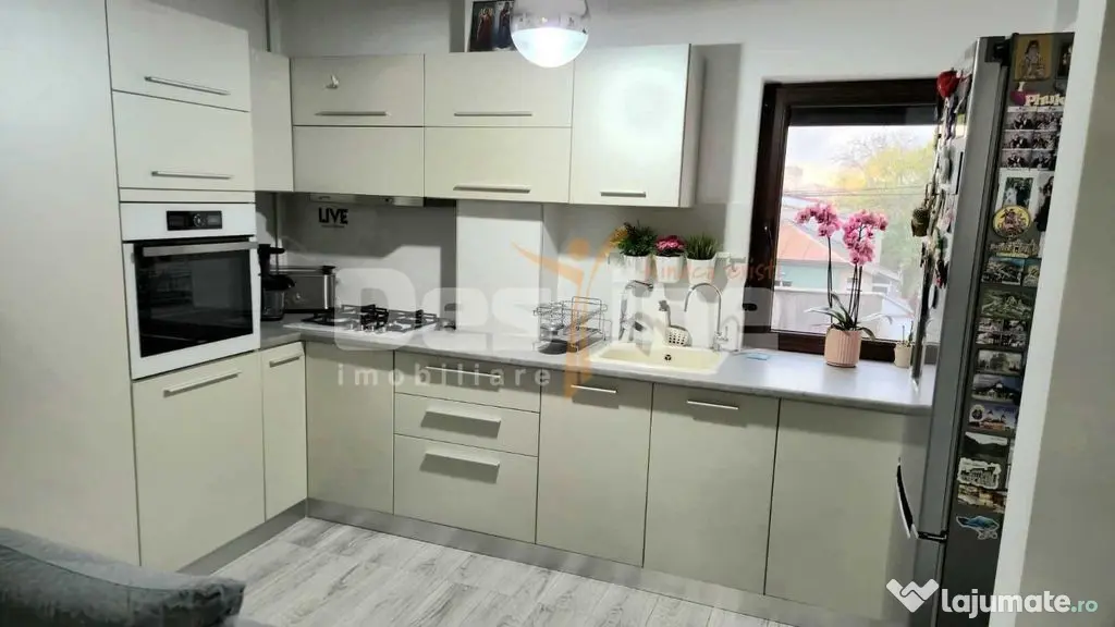 Apartament 3 Camere, Gata de Mutare, cu Parcare Privată - Constanta (Constanta)