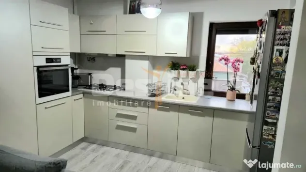 Apartament 3 Camere, Gata de Mutare, cu Parcare Privată - Constanta (Constanta)