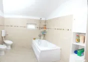 Casă | Vilă 204 mp | P + M | Teren de 366 mp | Foișor | Parcare 