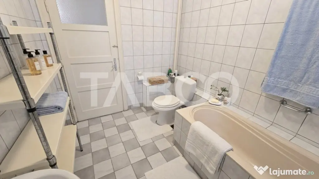 Apartament 3 camere decomandate de inchiriat balcon curte La - Sibiu (Sibiu)