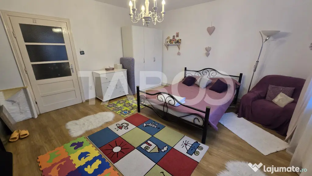 Apartament 3 camere decomandate de inchiriat balcon curte La - Sibiu (Sibiu)