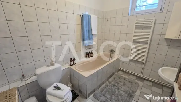 Apartament 3 camere decomandate de inchiriat balcon curte La - Sibiu (Sibiu)