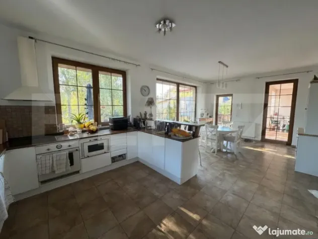 Casa individuala 3 nivele cu teren generos de 2.000 mp, zona - Cluj-Napoca (Cluj)