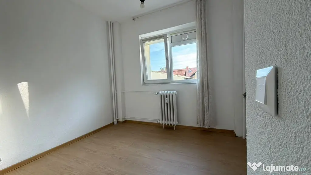Garsonieră decomandată de vânzare – Zona 1 Mai, etaj 2 - Bucuresti (Bucuresti-Ilfov)