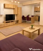 Apartament cu 2 camere de închiriat, termen lung, lângă C 
