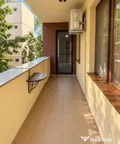 Apartament cu 2 camere de închiriat, termen lung, lângă C 