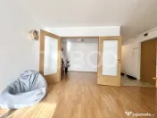 Apartament cu 3 camere de vanzare izolat cu boxa in Gheorghe
