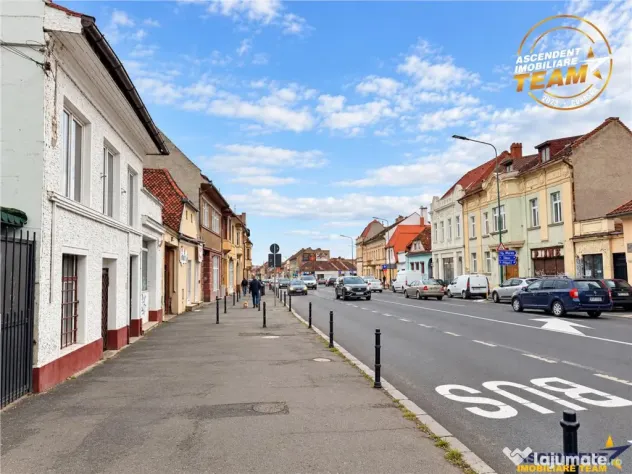 Corp de casa cu farmec autentic,4 camere, parcare,curte,dubl - Brasov (Brasov)