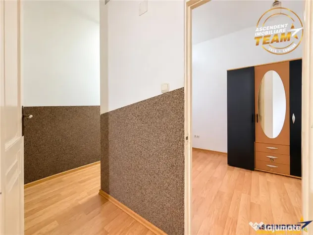 Corp de casa cu farmec autentic,4 camere, parcare,curte,dubl - Brasov (Brasov)