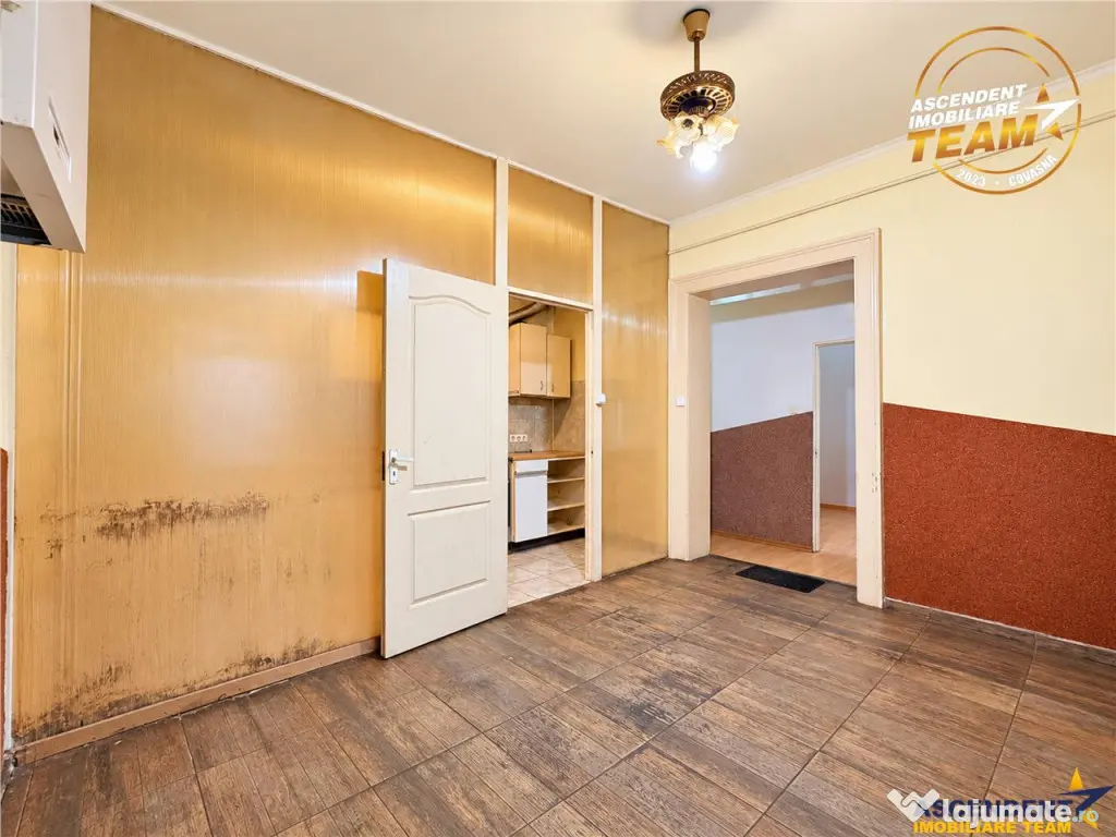 Corp de casa cu farmec autentic,4 camere, parcare,curte,dubl - Brasov (Brasov)