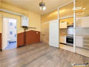 Corp de casa cu farmec autentic,4 camere, parcare,curte,dubl 