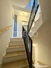 Casa cu 4 camere la cheie terasa panoramica si curte in Flor