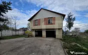 Casa de vanzare, 2 camere, 58 mp, cu garaj, zona Lucian Blag 